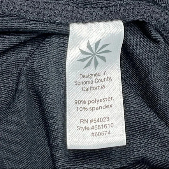 Athleta Black Long Sleeve 1/4 Zip Pullover with Arm Zipper Pocket Size XL - Picture 14 of 15